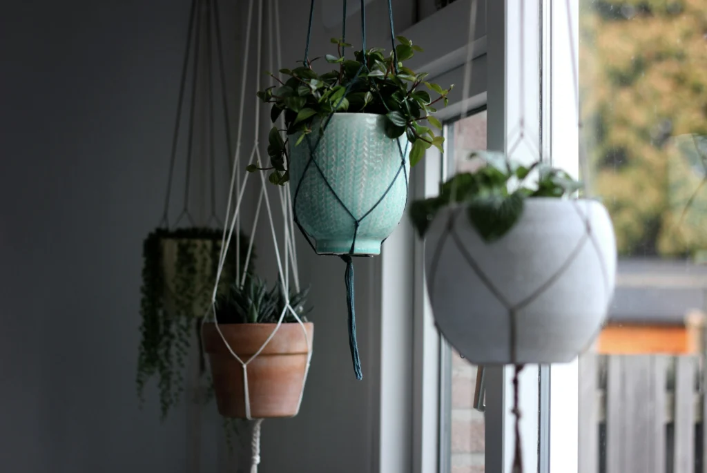 balkon apartemen kecil